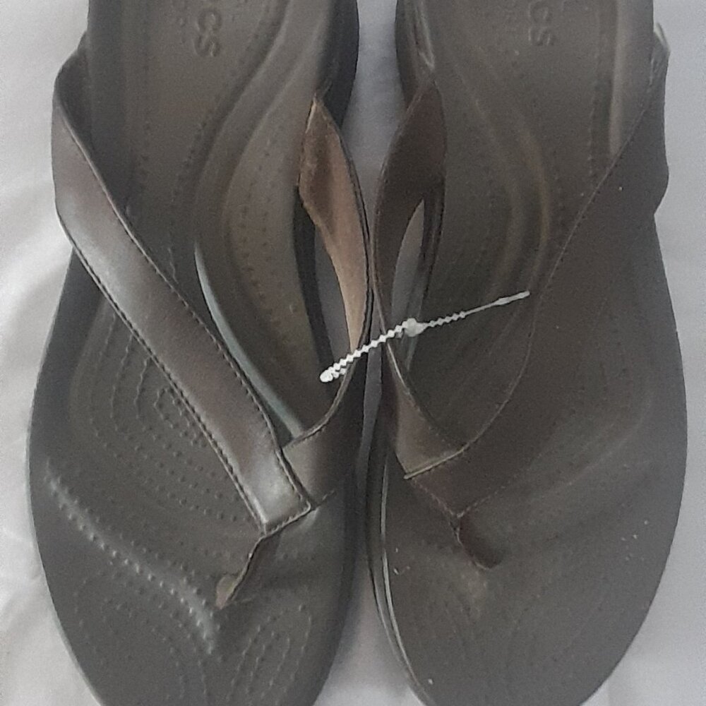 CROCS MENS BROWN SANDALS WITH LEATHER STRAP SIZE 10